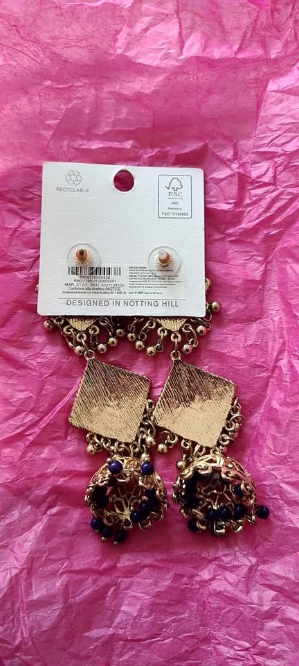 Brand new festive earrings - photo 2