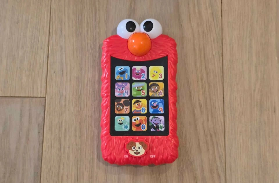 Elmo's Pretend Play Phone