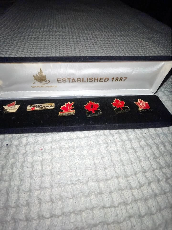 Skate Canada Commemorative Pin Set