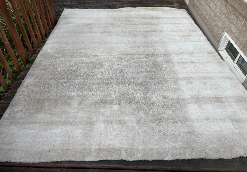 Large Off-White Shag Area Rug (7’ 8” x 10’) - photo 3