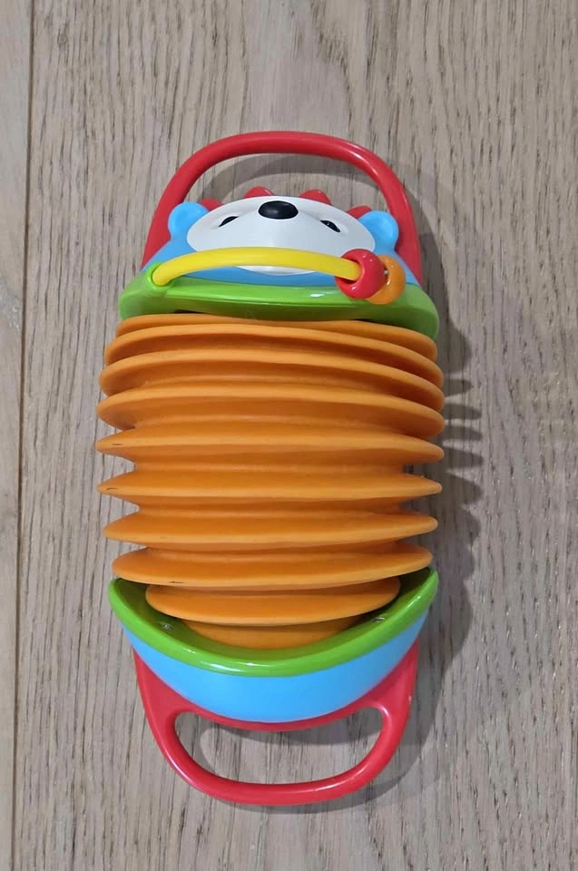 Skip Hop Accordion