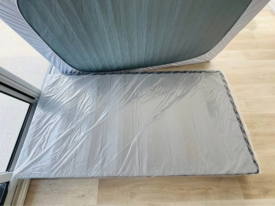 Single / Twin Bed Mattresses with box spring - photo 4