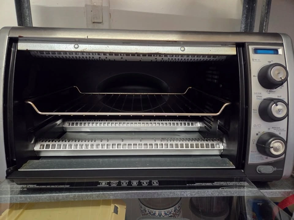 Black+Decker Toaster Oven - photo 2