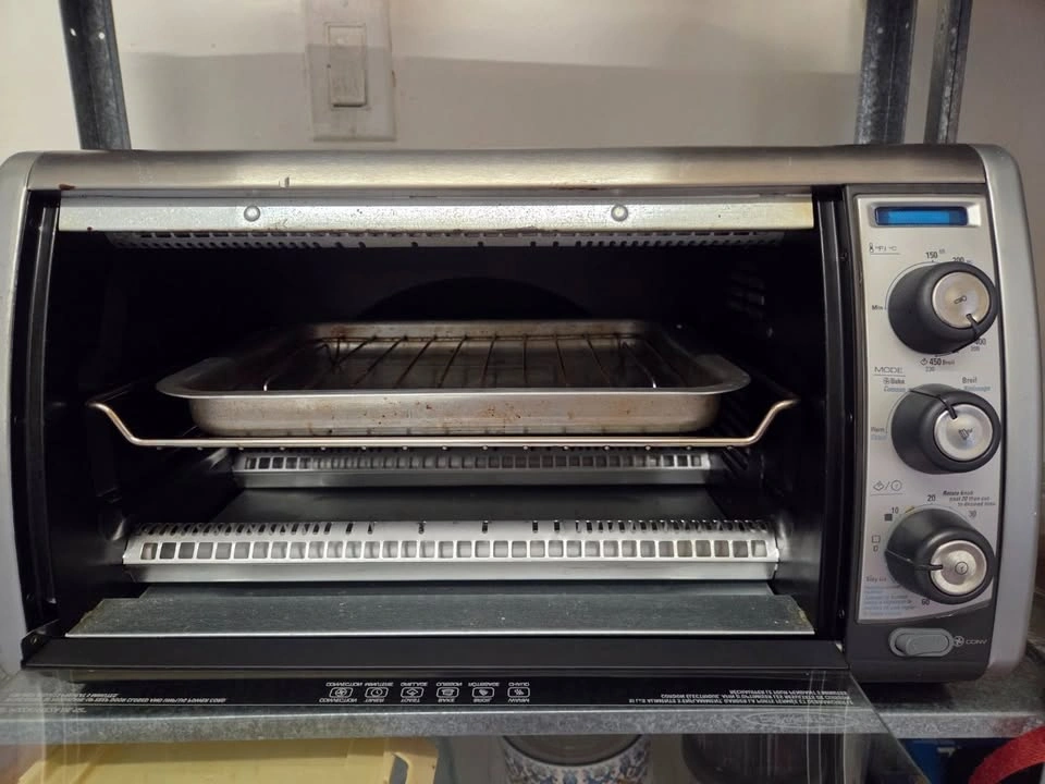 Black+Decker Toaster Oven - photo 3