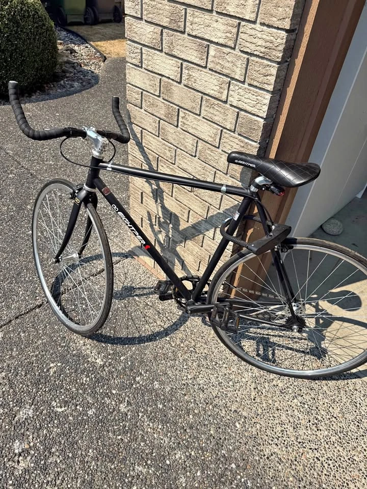 Eightper (8PER) Fixed Gear / Single Speed Urban Bike with U Lock
