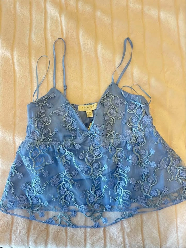 NWT Sparkly embroidered top