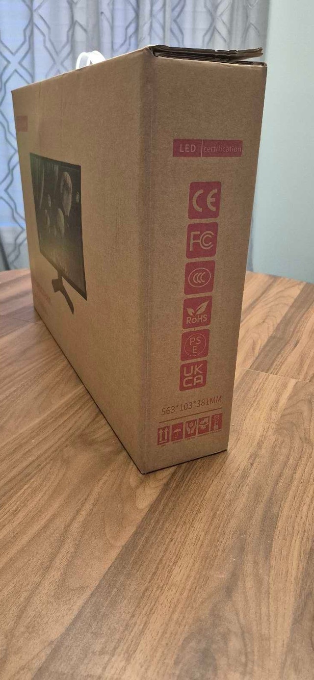 Brand new in box - 22 Inch Touchscreen Monitor with Camera - photo 4