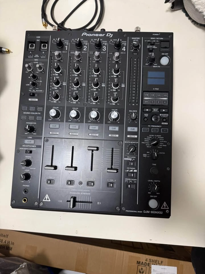 Pioneer DJM 900 NXS2 + DeckSaver Case - photo 2