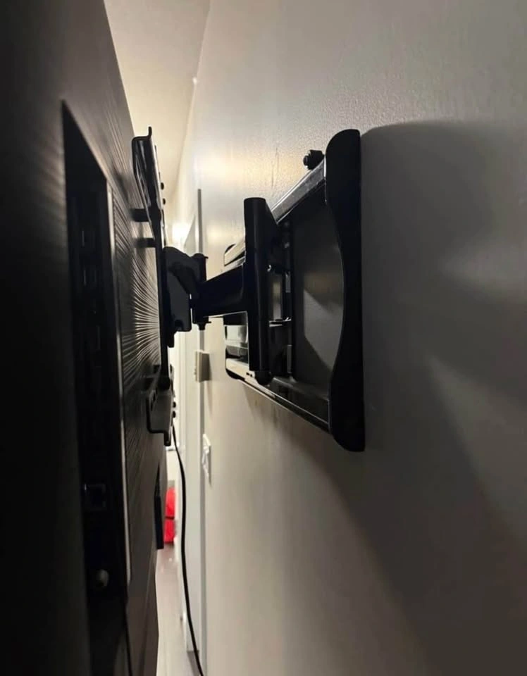 2 TVs + 2 SPEAKERS SET BUNDLE - photo 3
