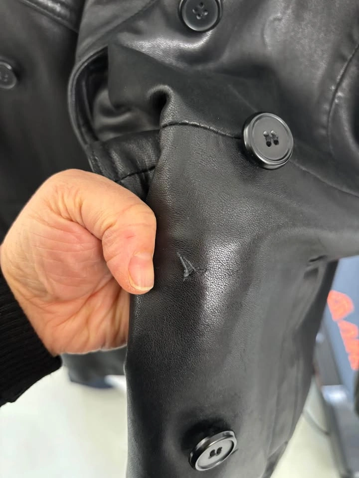 Vintage Danier black leather women’s peacoat winterized size 12/ - photo 2