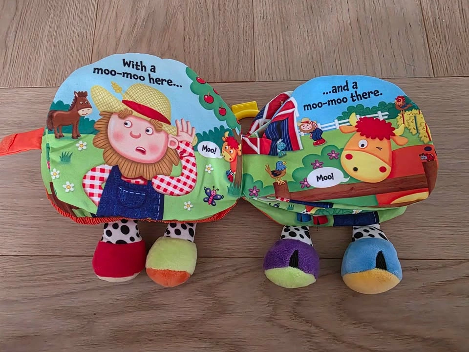 Plush sound book - plays Old MacDonald had a farm - photo 3