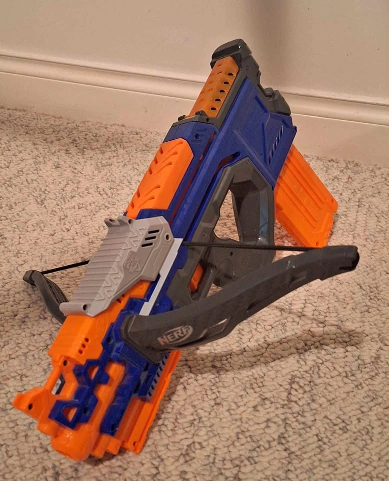 NERF CROSSBOW