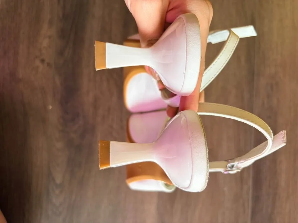 White Pointed Toe Slingback Pumps Size 7 - photo 3