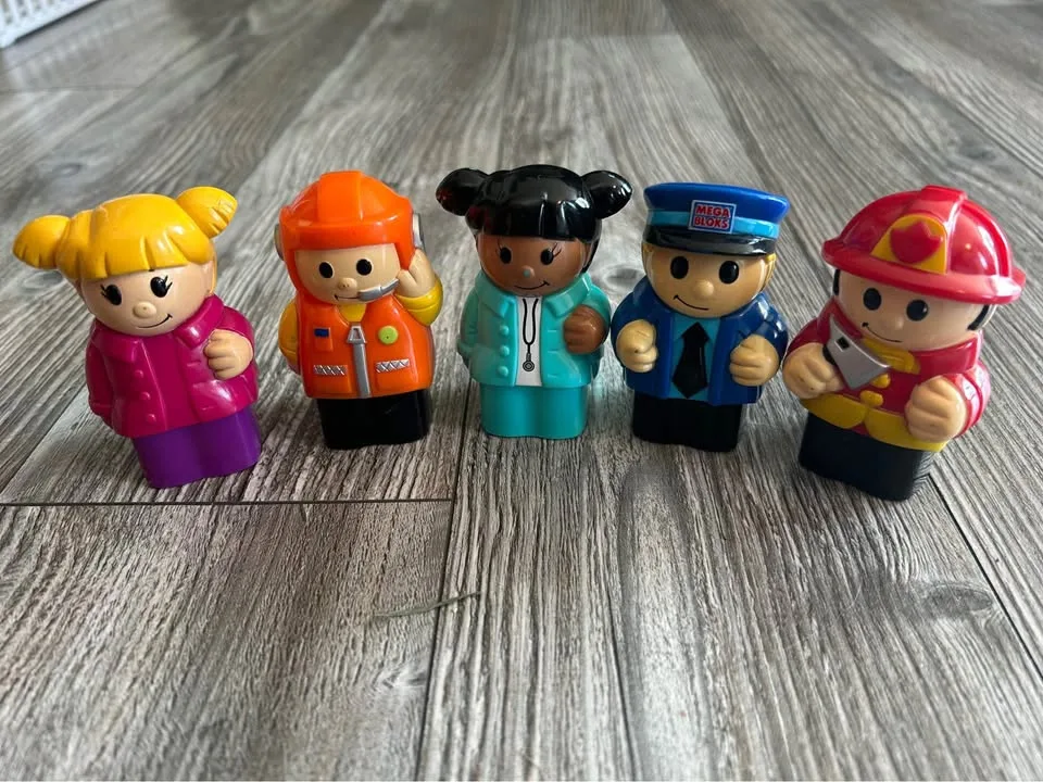 Mega Bloks with 5 Figures image indicator(2)