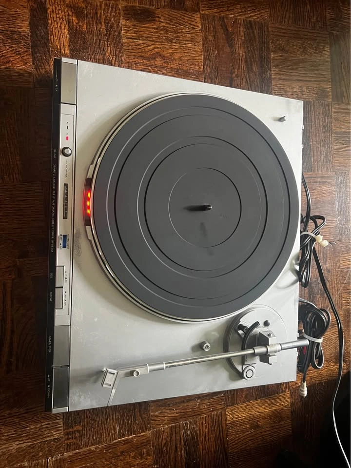 JVC QL-F61 Quartz Locked Fully Automatic Direct Drive Turntable - photo 2