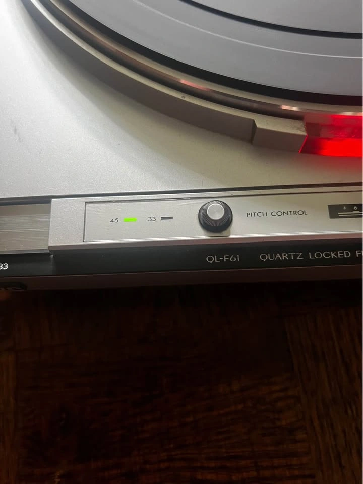 JVC QL-F61 Quartz Locked Fully Automatic Direct Drive Turntable - photo 3