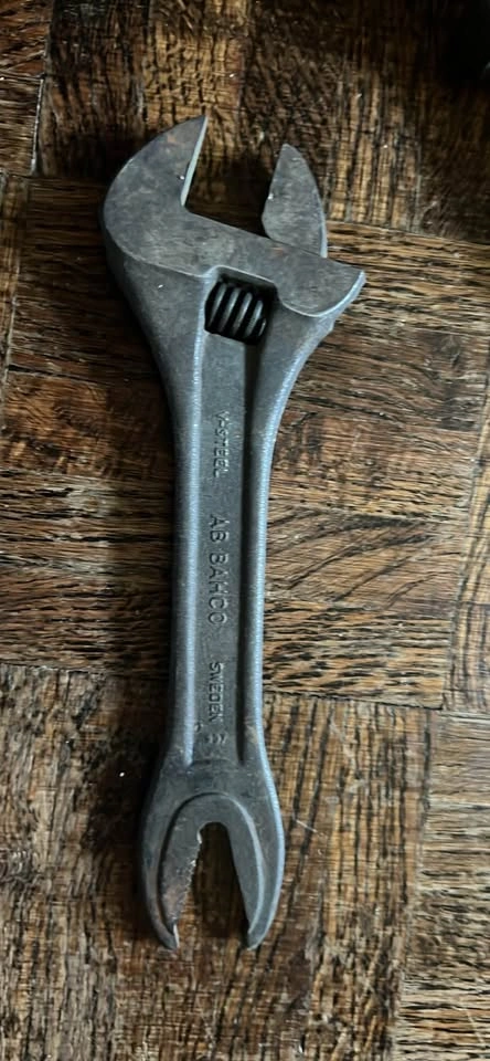 Vintage Bahco 31 Volvo 8" Adjustable Wrench - photo 2