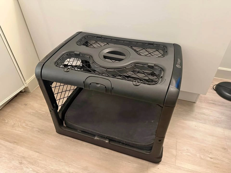 Diggs Revol Dog Crate Small with Pad