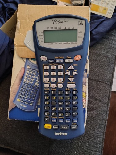 Brother PT-1400 P-Touch Handheld Labeler - photo 4