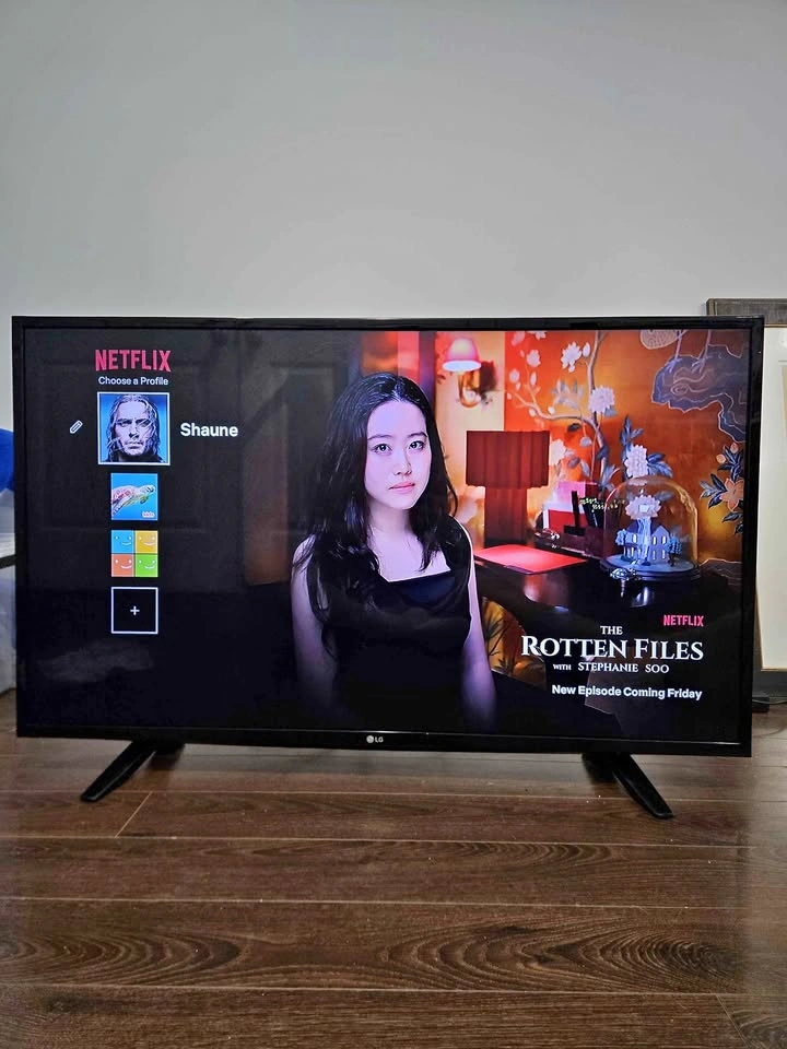 LG SMART TV 43"
