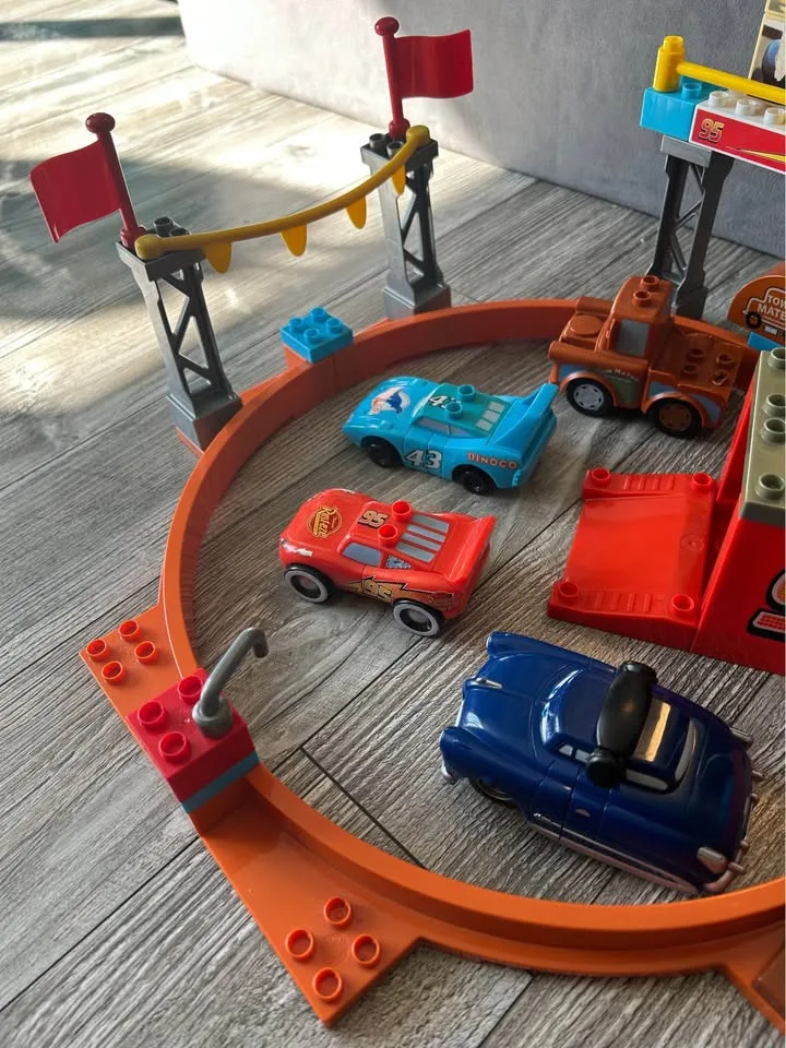 Mega Bloks Disney Pixar Piston Cup Race Set #7794 image indicator(3)