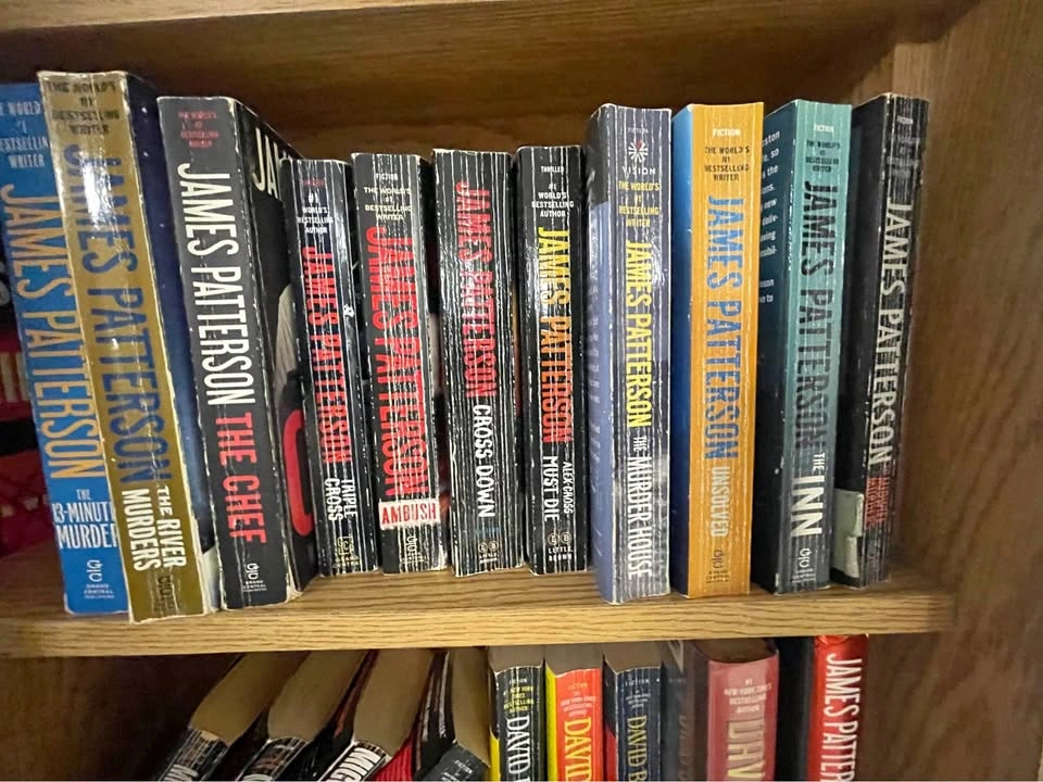 Lot of 20+ James Patterson, David Baldacci, and Michael Connelly