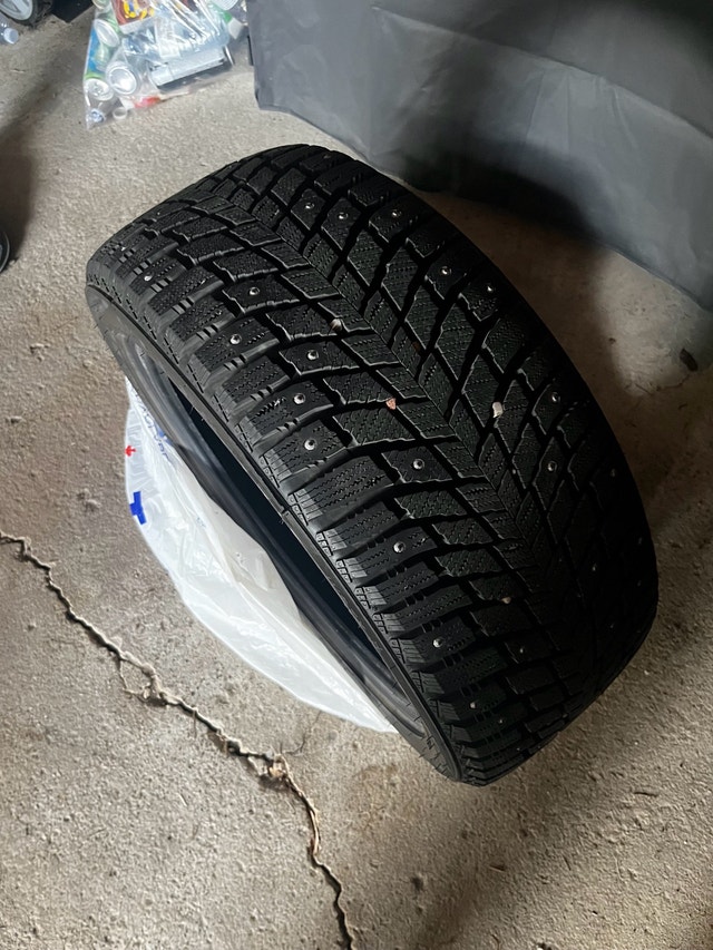 Sailun Ice Blazer WSTX 225/45R17 Studded Winter Tires