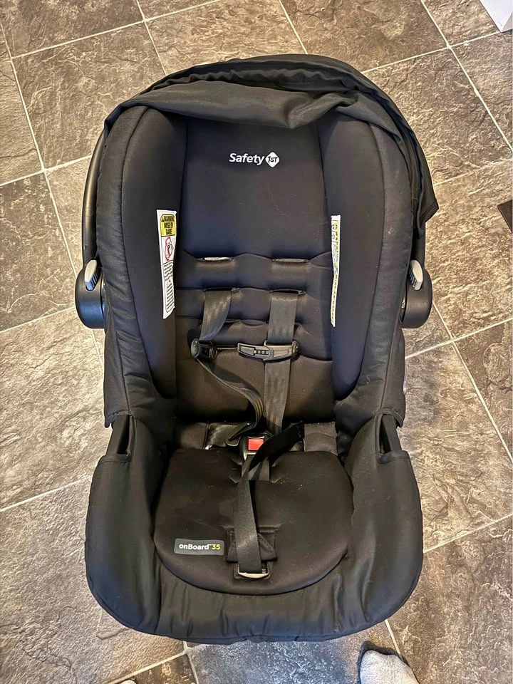 Safety 1st onBoard 35 Infant Car Seat – Excellent Condition