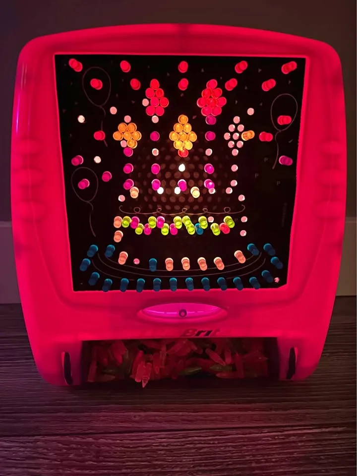 LITE BRITE FLAT SCREEN w/ LOTS OF REUSABLE TEMPLATES thumbnail