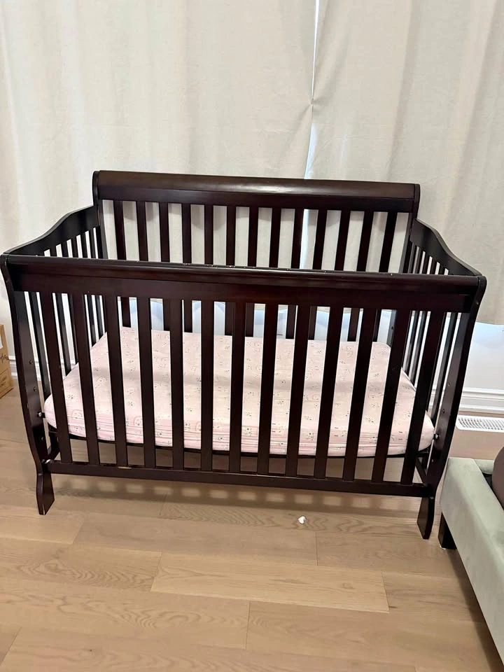 Concord baby crib brown