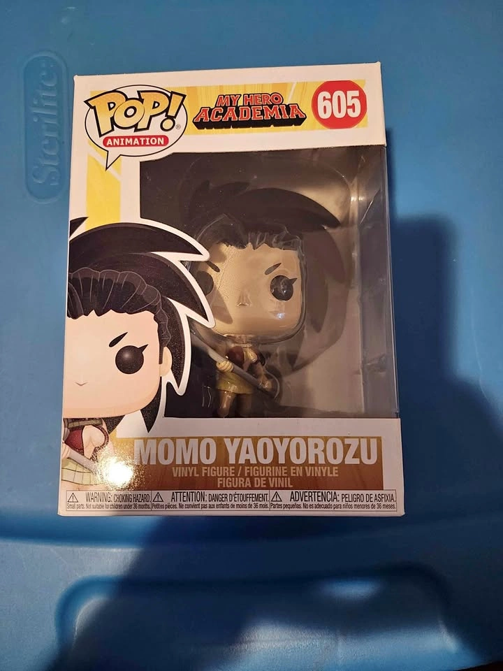 Momo Yaoyorozu Figure