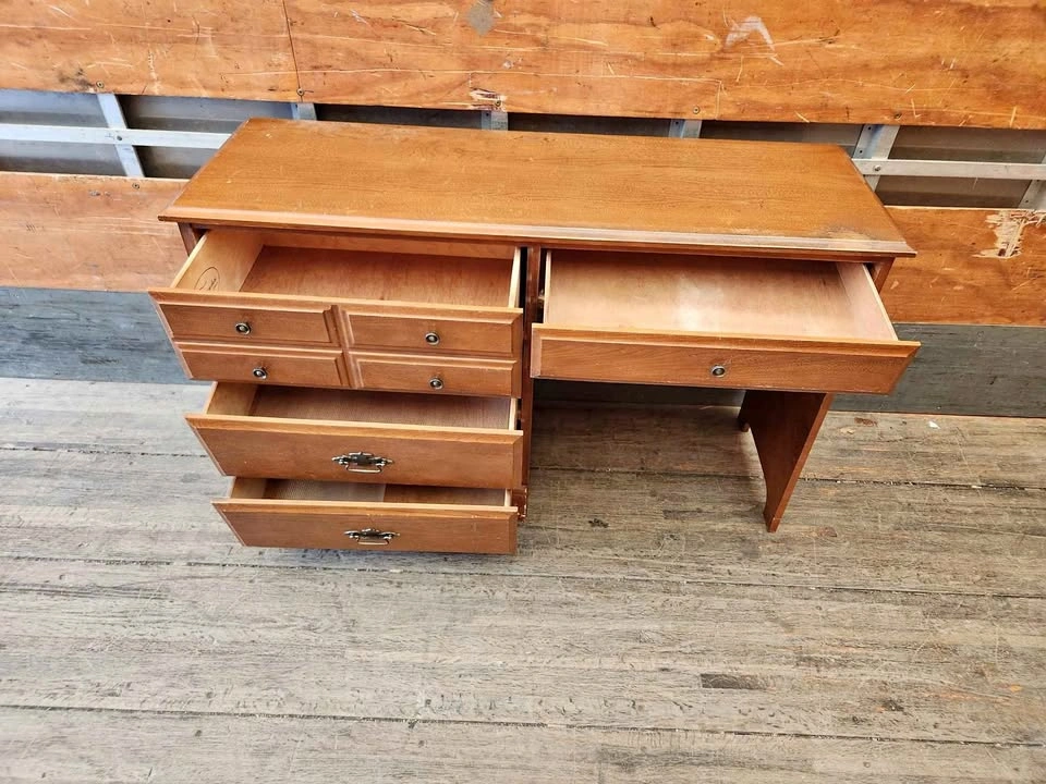 DeFEHR Wooden Desk with Drawers