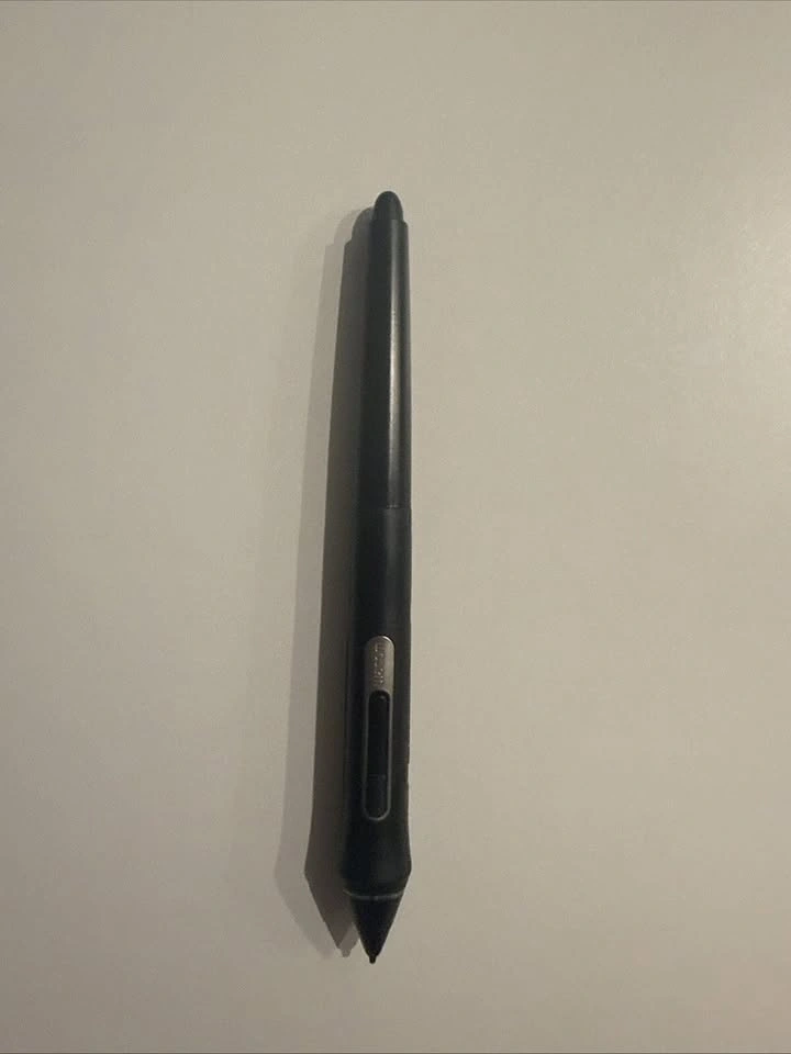 Wacom Cintiq DTH-3220 32 Inch 4k UHD Graphics Tablet - photo 2