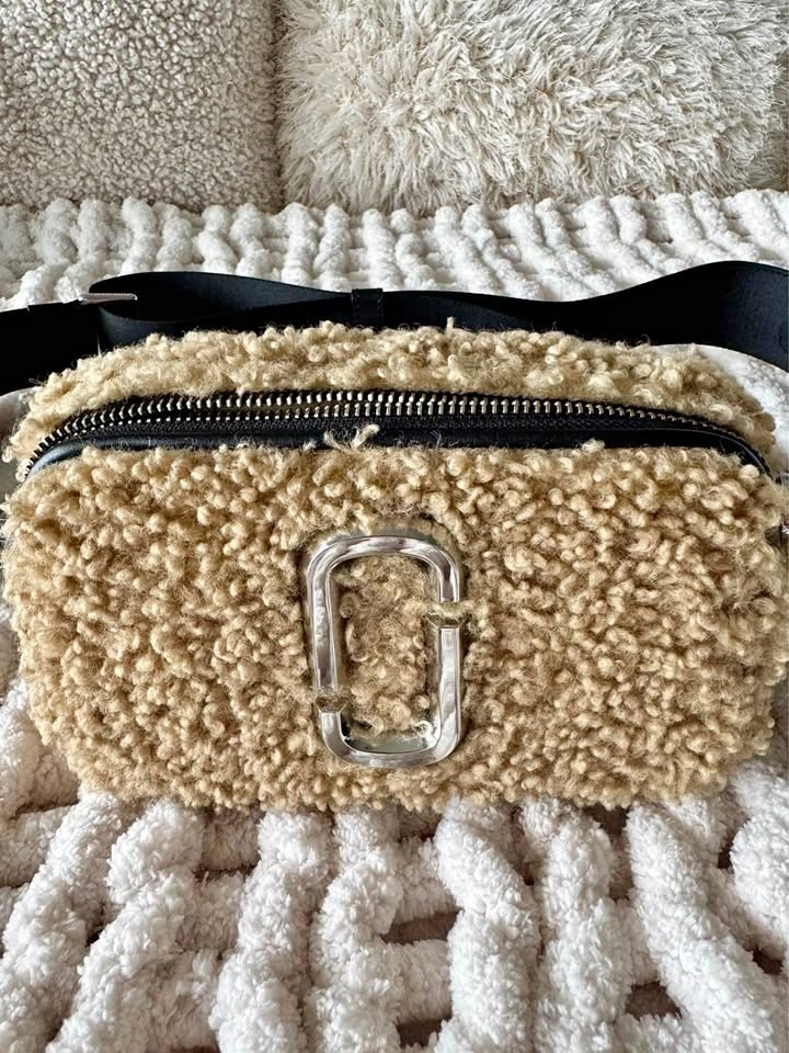 MOVING SALE: Marc Jacobs Teddy Snapshot – Perfect Winter Bag