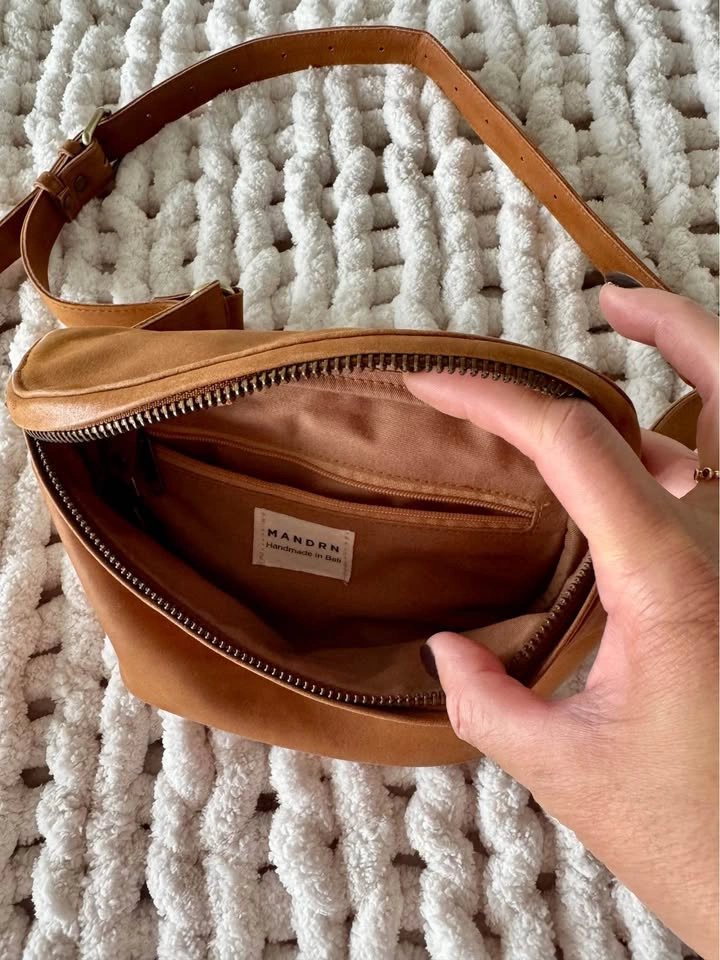 MOVING SALE: Mandrn Remy Belt Bag – Tan - photo 2
