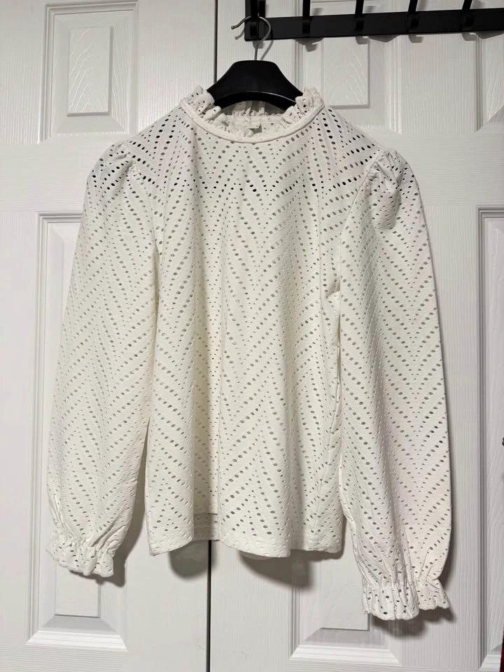 Balloon sleeve cutwork sheer white shirt