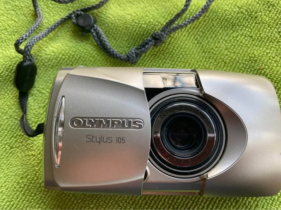 Vintage Olympus Stylus 105 35 mm Film Camera Bundle - photo 5