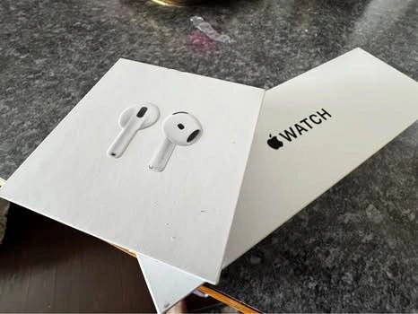 Brand New Apple Watch SE 44mm & AirPods 4 Sealed - photo 2