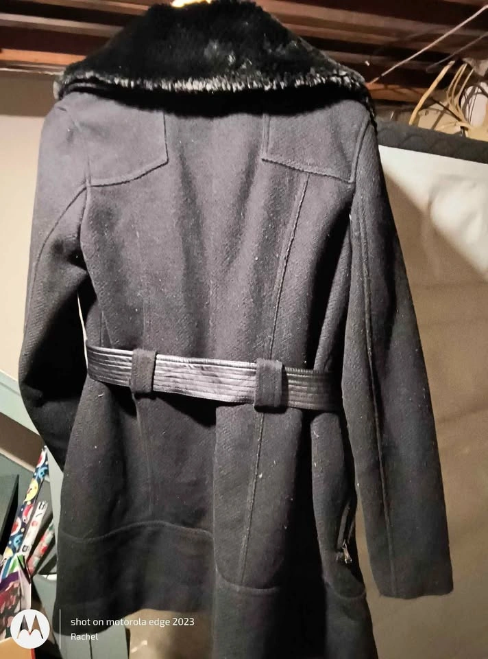 Guess black faux fur belted coat size M - photo 4