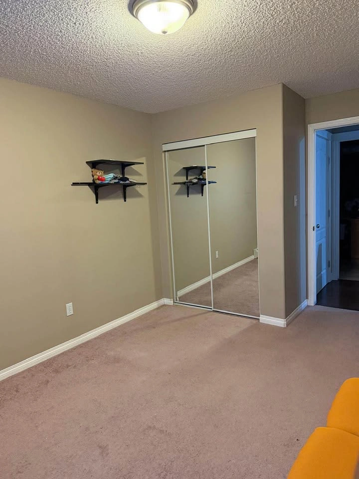 Private room for rent - photo 2