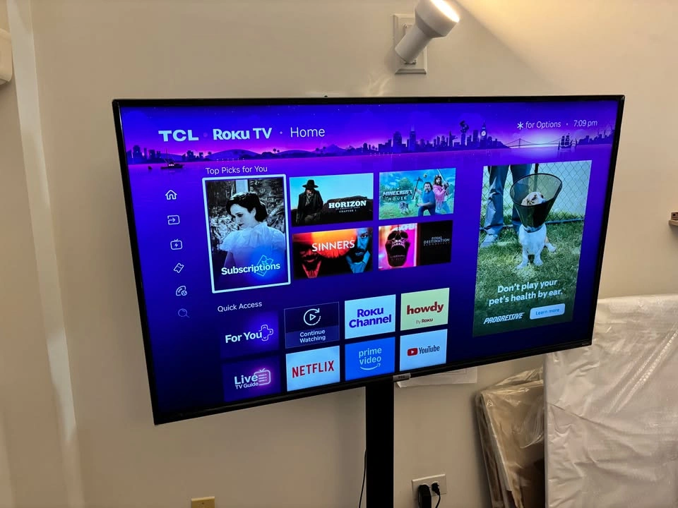 TCL Roku Smart TV (with Floor Stand / Studio Stand) - photo 2