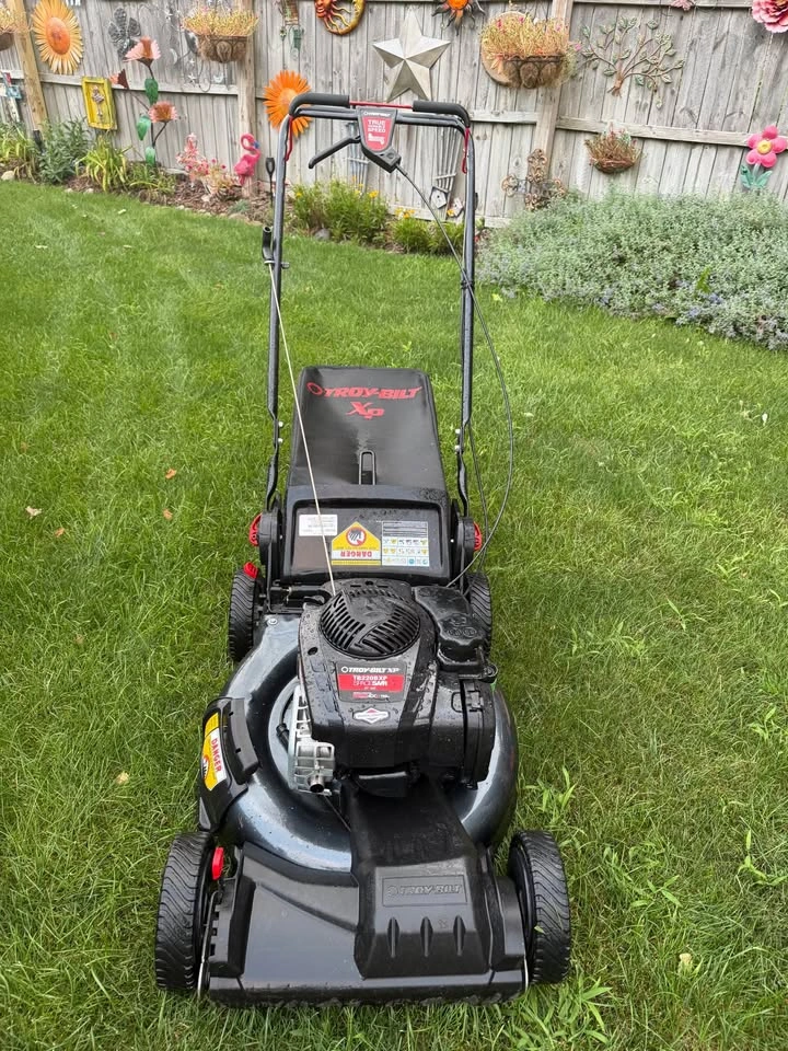 Troy Bilt push mower - photo 2
