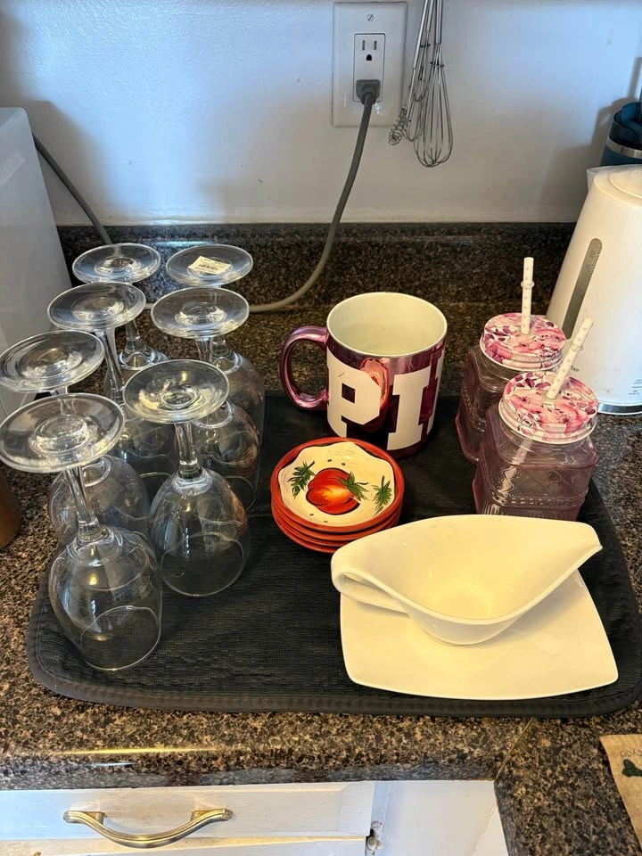 Assorted Glassware and Kitchenware Set - photo 2
