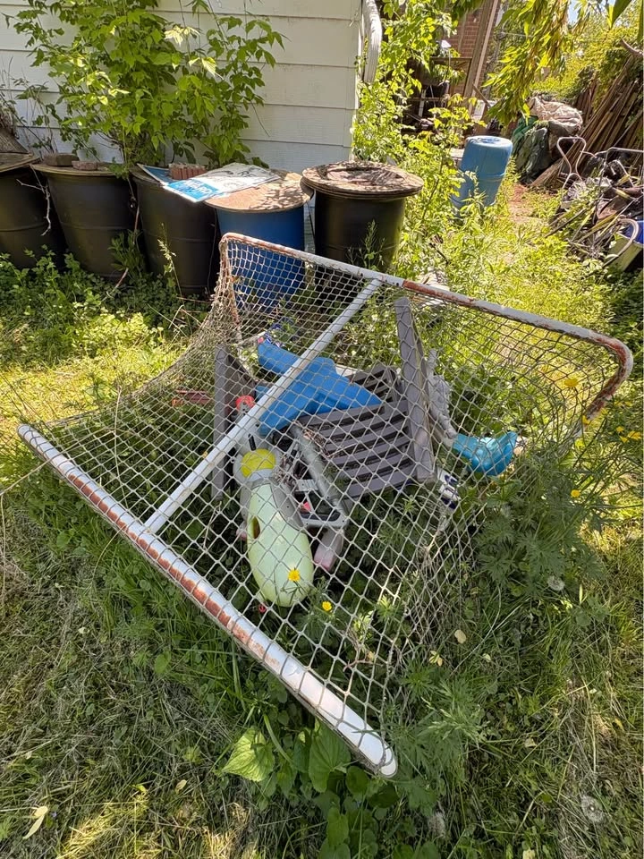 Free yard toys LOT - photo 3