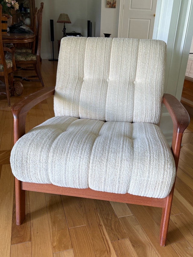 Mid-Century Modern Sofa and Chair Set - photo 4