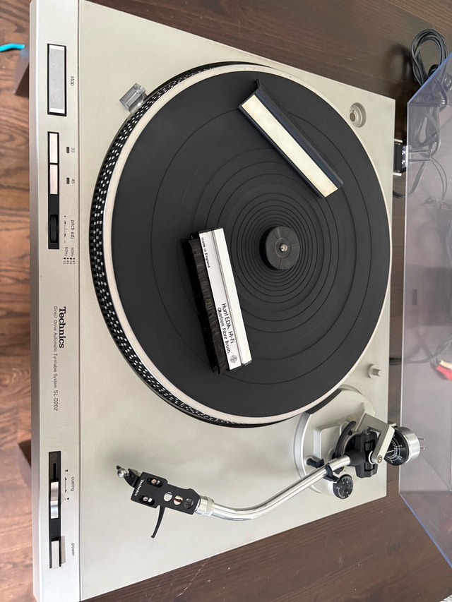 Technics SL-D202 Turntable