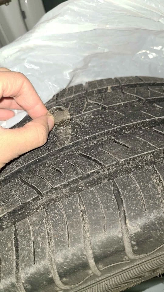 2 tires- well used 225/45R17 - photo 3
