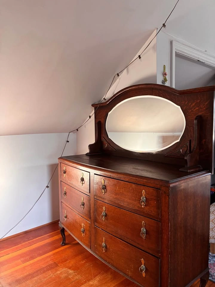 Vintage wood vanity dresser with mirror - photo 2
