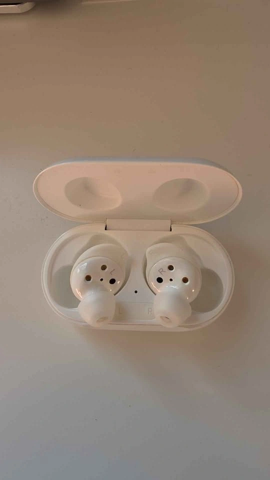 Samsung Galaxy Buds Plus - photo 2