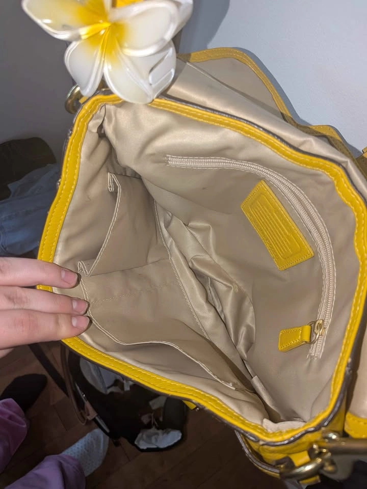 Vintage Coach Campbell Satchel – Sunflower Yellow Leather - photo 3